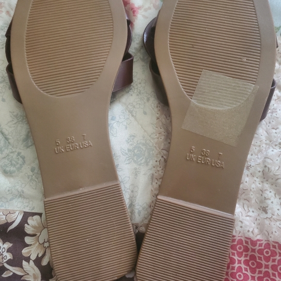 Sandals - Picture 2 of 2